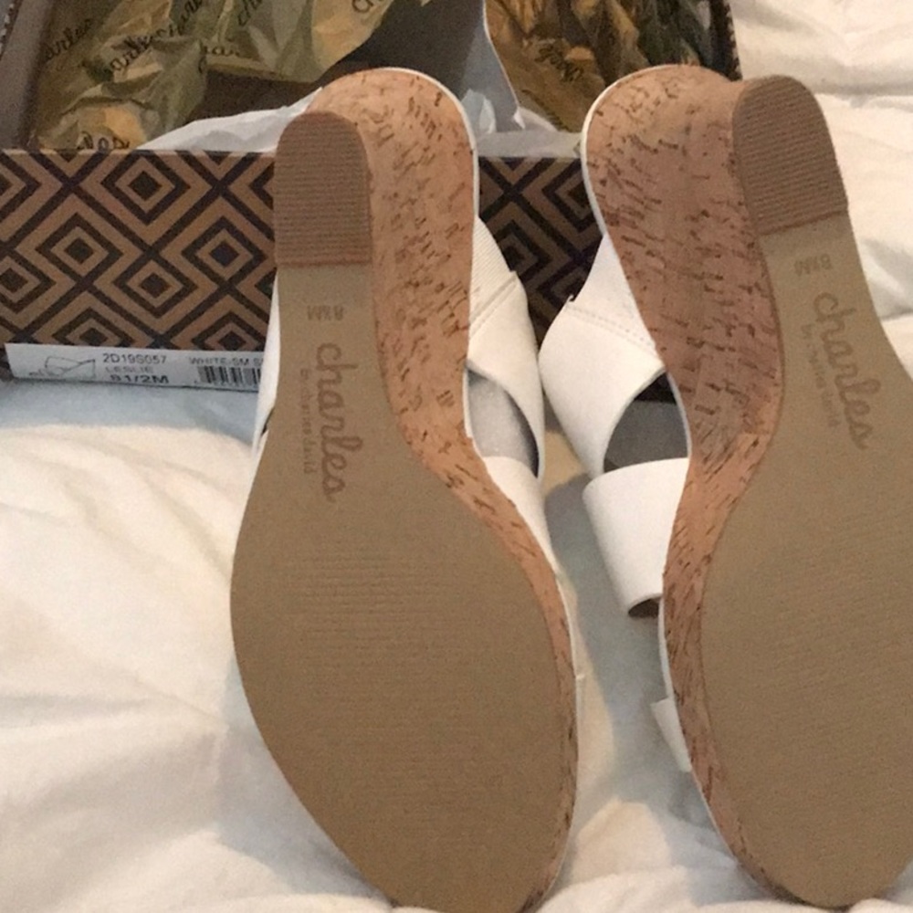 New in Box Charles David Wedges - Picture 5 of 6
